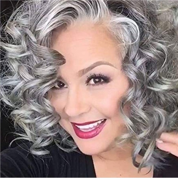 FASHIONDEITYSHAIR Other - Silver Gray SHORT BOB WAVY Lace Front Wig *NEW*